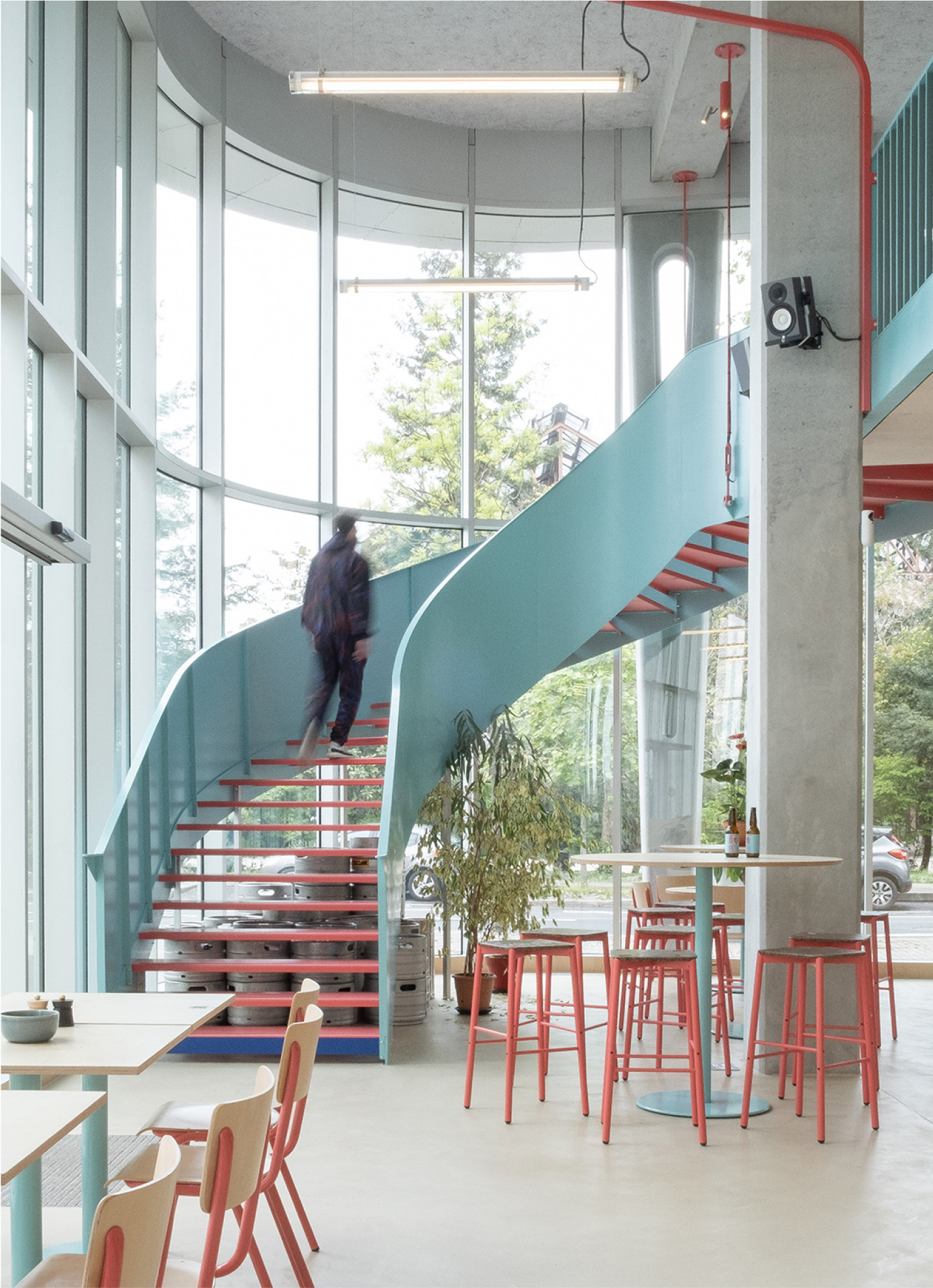 Escalier monumental + mezzanine • Mashup BrewPub • Collectif Vous